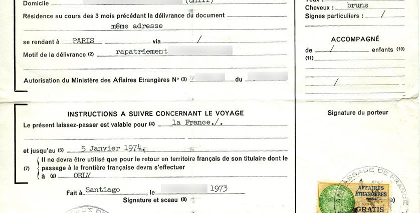 Laissez-passer délivré par l'ambassade de France au Chili à un exilé chilien en 1973